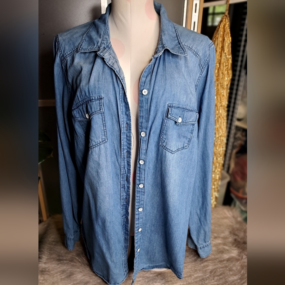 Torrid Chambray Button Down Medium Wash Cotton De… - image 6